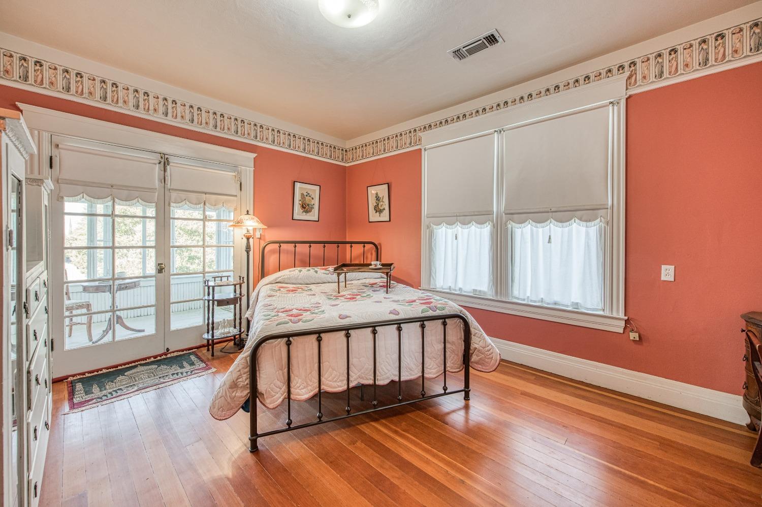 295 South Reed Avenue Reedley, CA 93654 - Photo 41 of 95