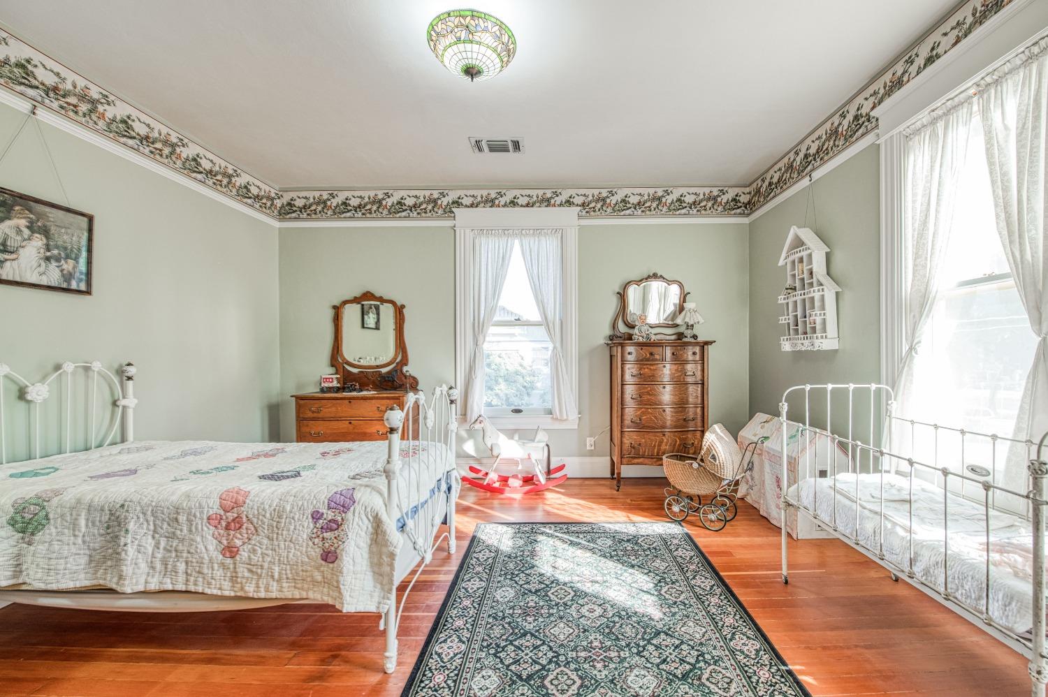 295 South Reed Avenue Reedley, CA 93654 - Photo 50 of 95