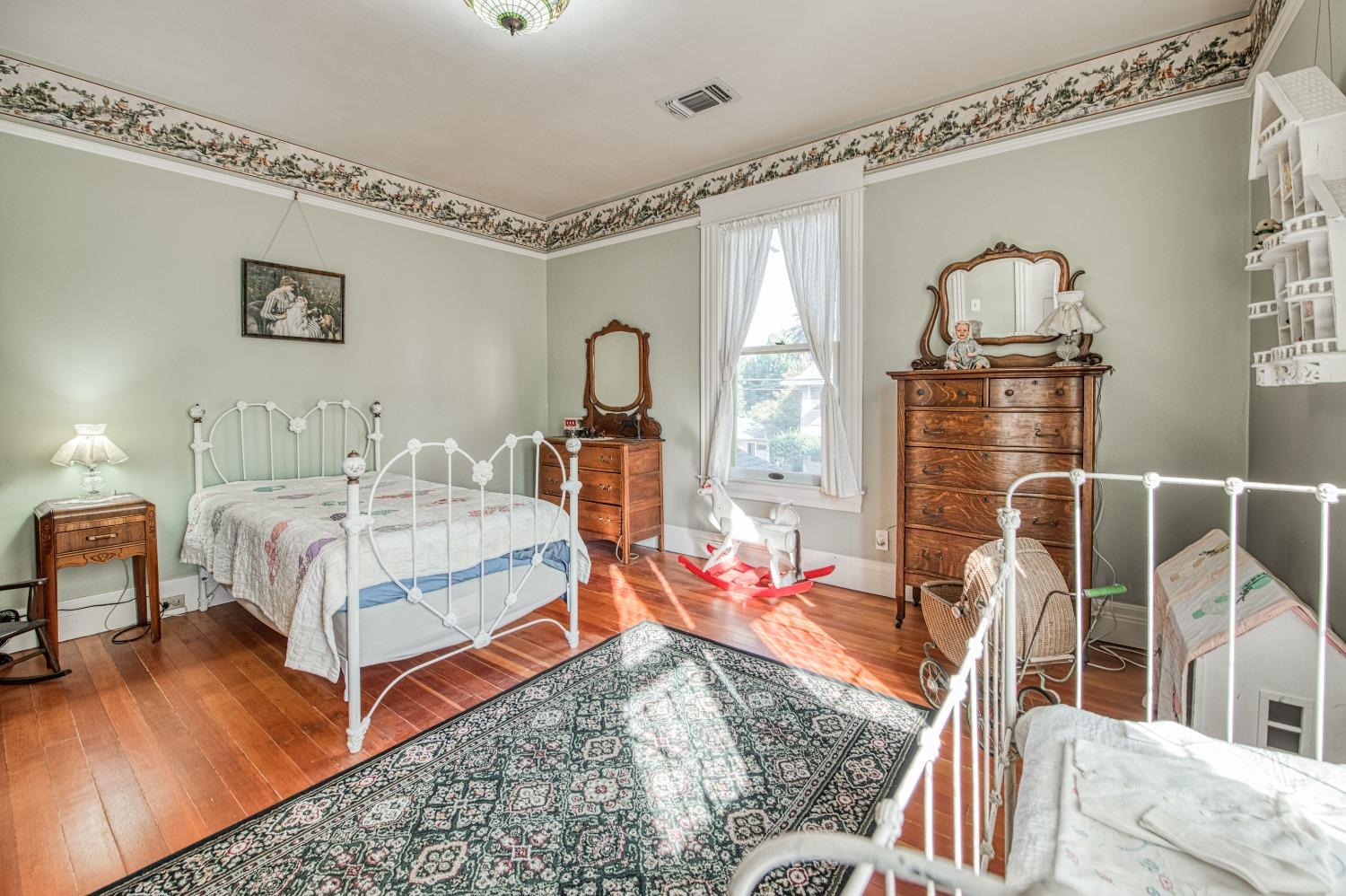 295 South Reed Avenue Reedley, CA 93654 - Photo 51 of 95