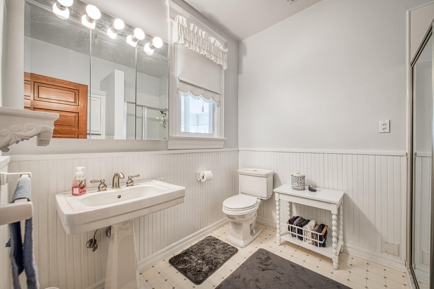 295 South Reed Avenue Reedley, CA 93654 - Photo 54 of 95