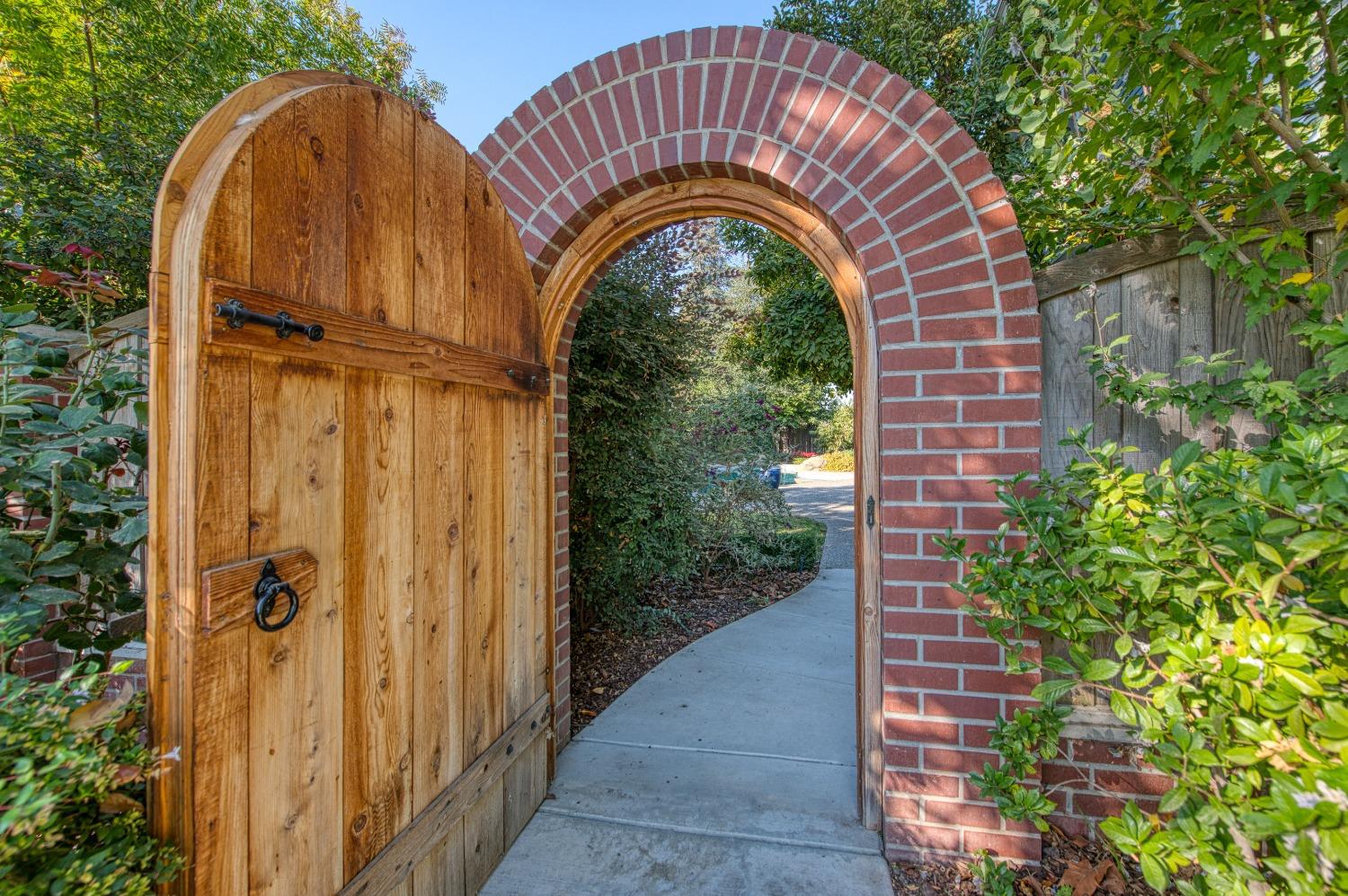 295 South Reed Avenue Reedley, CA 93654 - Photo 59 of 95