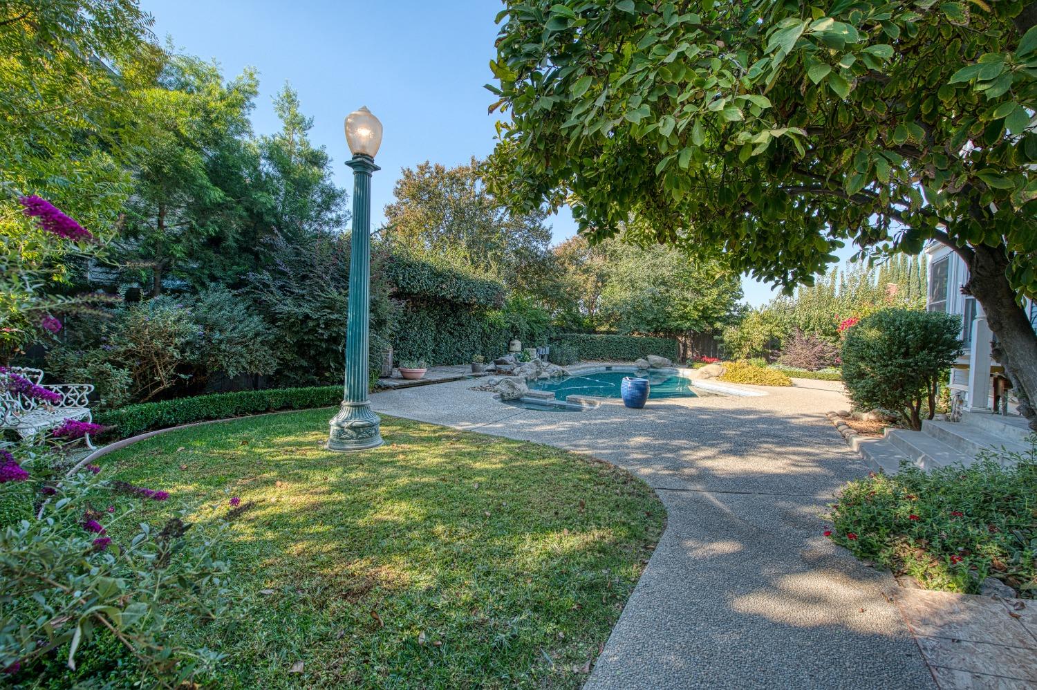 295 South Reed Avenue Reedley, CA 93654 - Photo 60 of 95