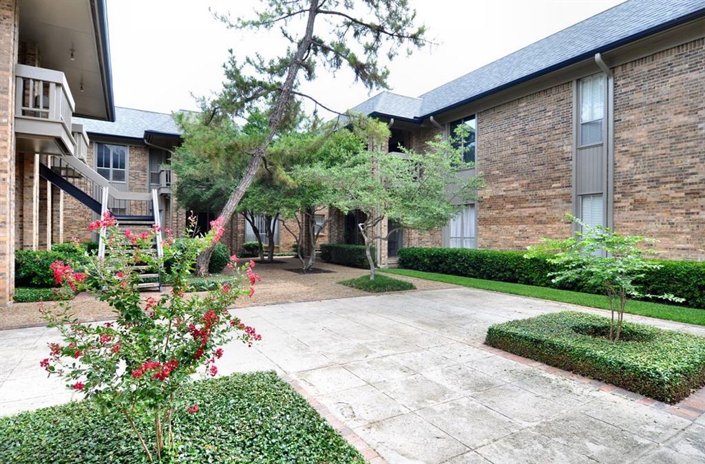 10757 Villager Road, Unit B Dallas, TX 75230 - Photo 26 of 36 Beautifully landscaped courtyard
