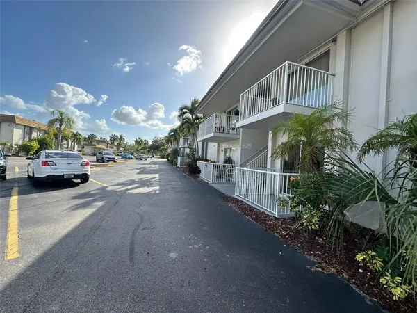 $1,250 | 1830 Maravilla Avenue, Unit 309, Fort Myers, FL 33901
