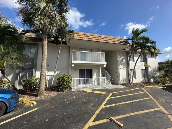 $1,250 | 1830 Maravilla Avenue, Unit 309, Fort Myers, FL 33901