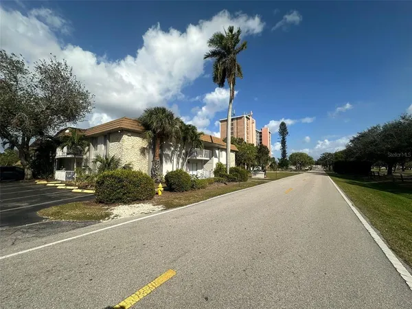 $1,250 | 1830 Maravilla Avenue, Unit 309, Fort Myers, FL 33901