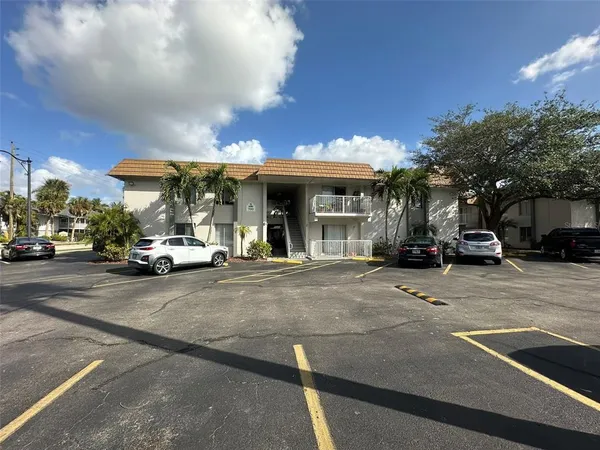 $1,250 | 1830 Maravilla Avenue, Unit 309, Fort Myers, FL 33901