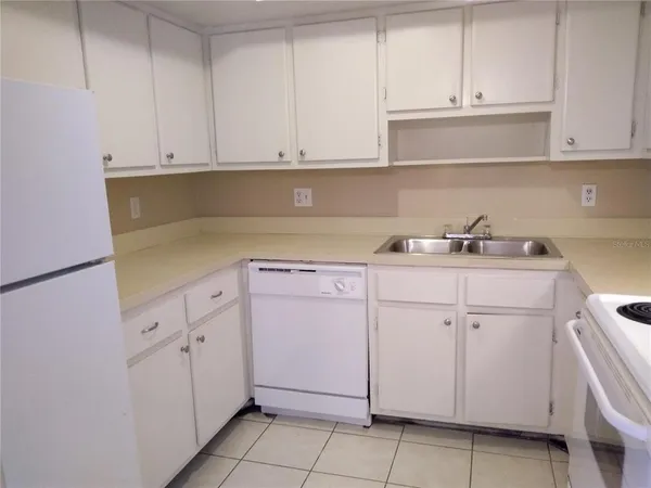 $1,250 | 1830 Maravilla Avenue, Unit 309, Fort Myers, FL 33901