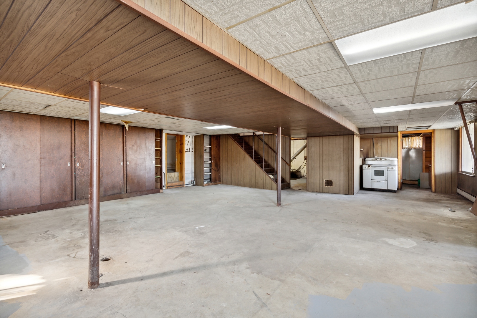 26075 Riverview Drive Antioch, IL 60002 - Photo 23 of 41 a view of an empty room