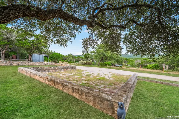 $925,000 | 1494 County Road 270, Mico, TX 78056