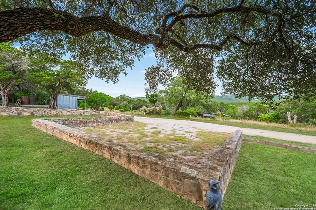 $925,000 | 1494 County Road 270, Mico, TX 78056