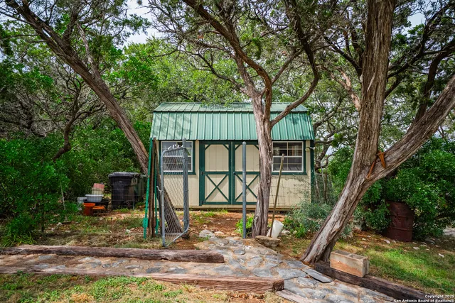 $925,000 | 1494 County Road 270, Mico, TX 78056