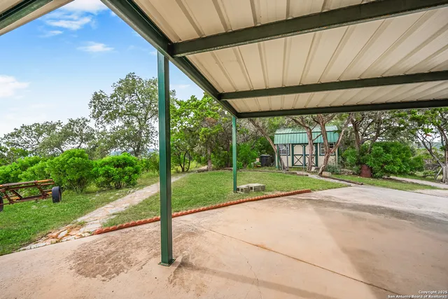 $925,000 | 1494 County Road 270, Mico, TX 78056