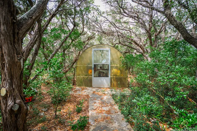 $925,000 | 1494 County Road 270, Mico, TX 78056