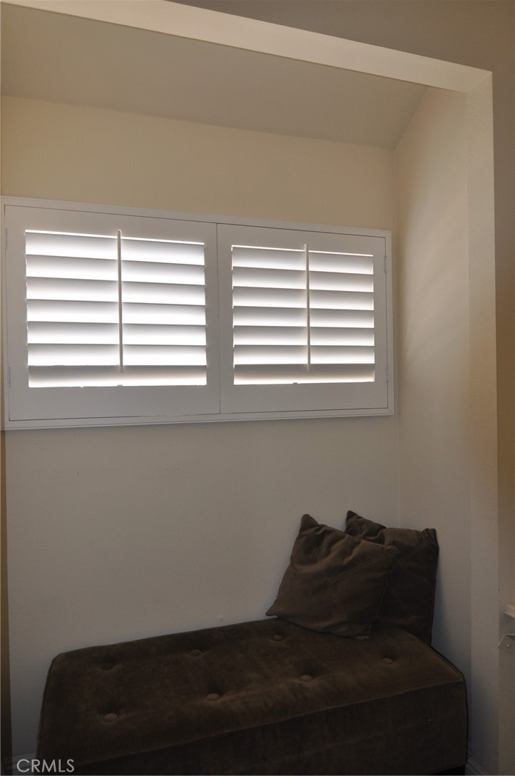249 Alpine Street, Unit 48 Pasadena, CA 91106 - Photo 9 of 14 a room with a bed and a window