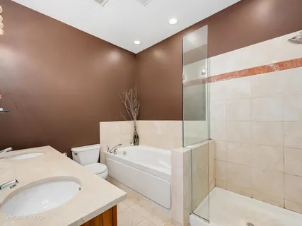 $499,900 | 3205 North Hoyne Avenue, Unit 2A, Chicago, IL 60618