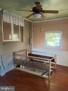 2746 Moorgate Road Baltimore, MD 21222 - Photo 6 of 14 a room with a table and a potted plant