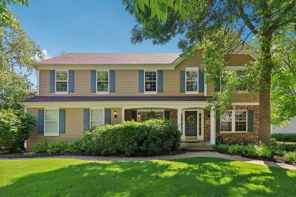 $480,000 | 305 Buckingham Drive, Algonquin, IL 60102