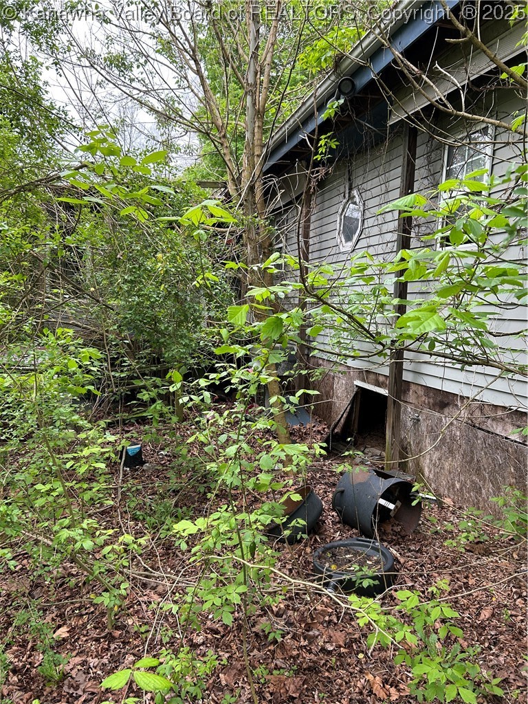 261 Poca River Road Charleston, WV 25312 - Photo 5 of 9 Gallery Image 5