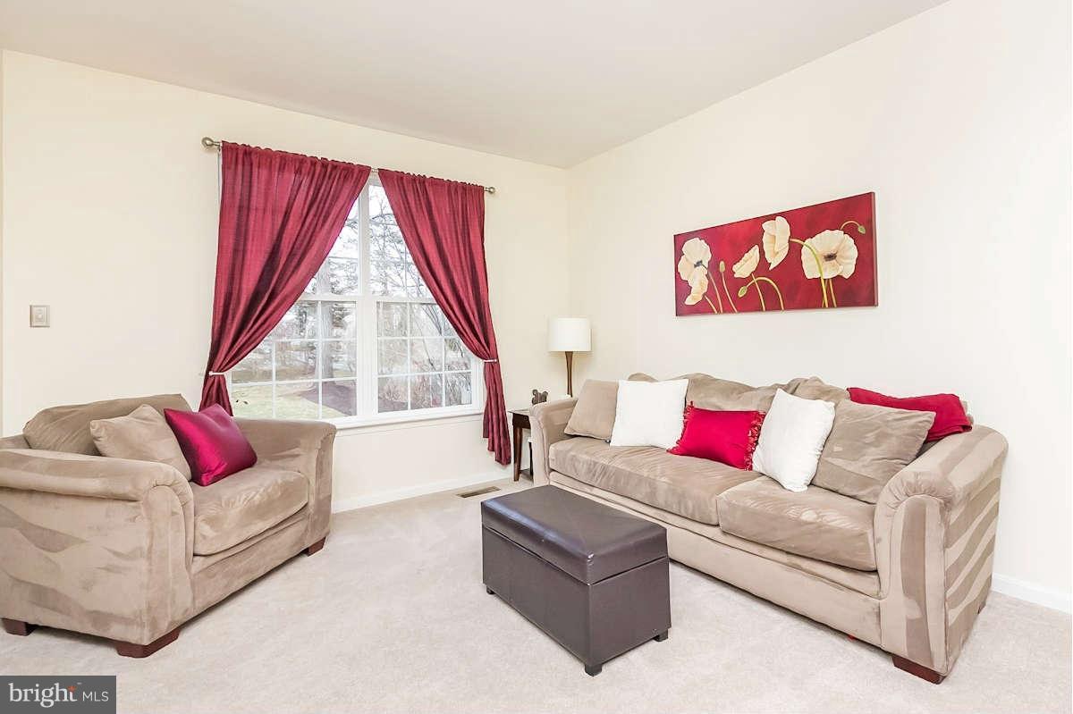 5006 Montgomery Road Ellicott City, MD 21043 - Photo 6 of 30 The Pretty Living Room