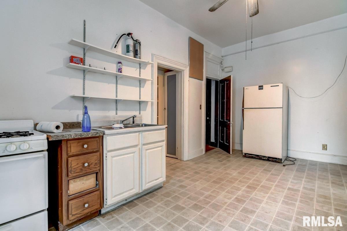 809 South English Avenue Springfield, IL 62704 - Photo 11 of 24 Gallery Image 11