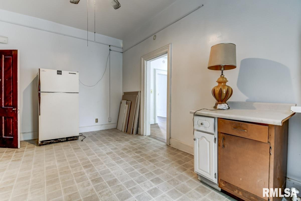 809 South English Avenue Springfield, IL 62704 - Photo 12 of 24 Gallery Image 12
