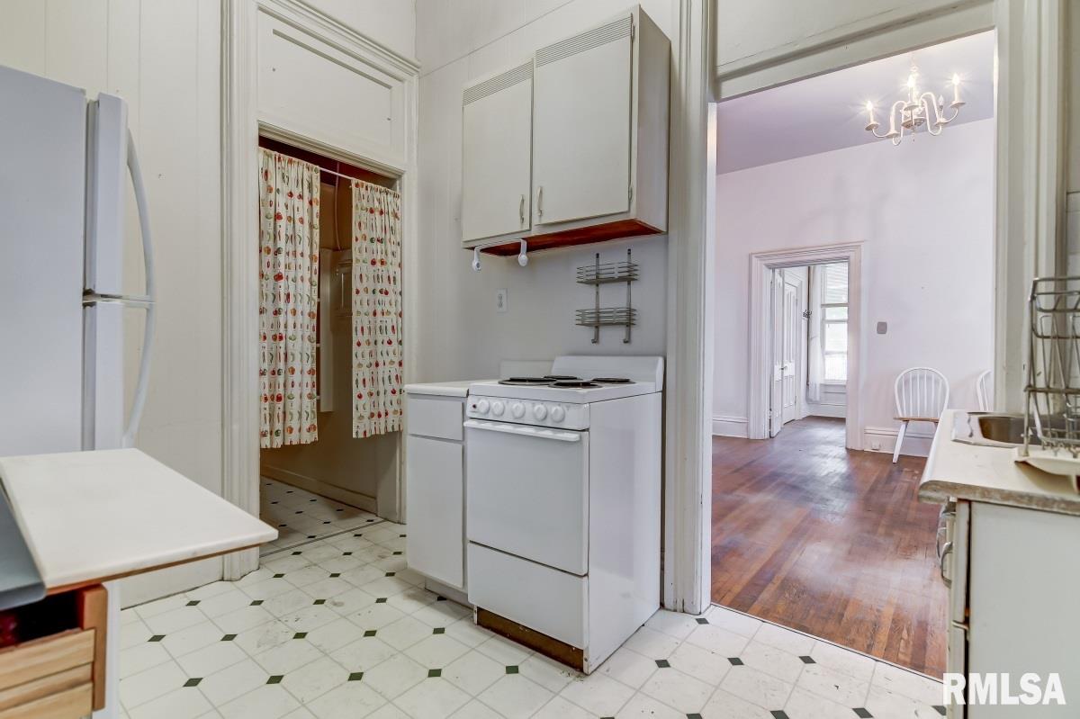 809 South English Avenue Springfield, IL 62704 - Photo 14 of 24 Gallery Image 14
