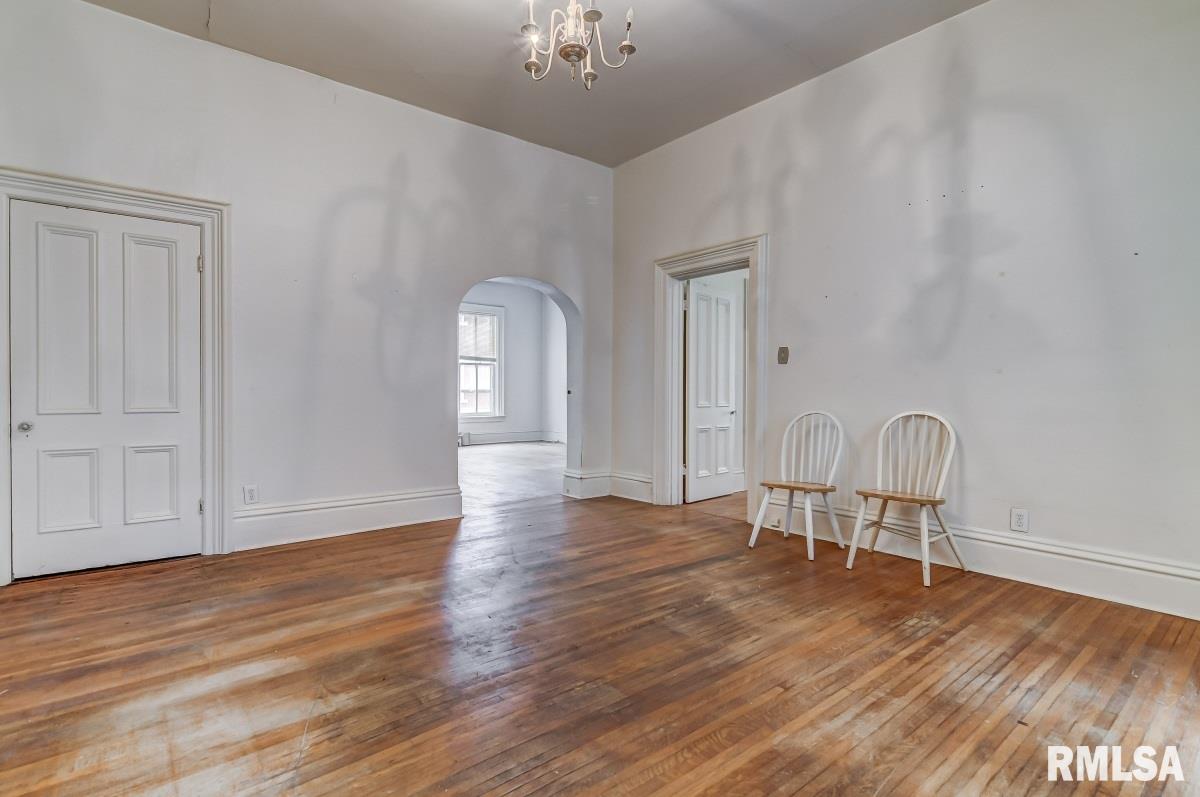 809 South English Avenue Springfield, IL 62704 - Photo 5 of 24 Gallery Image 5
