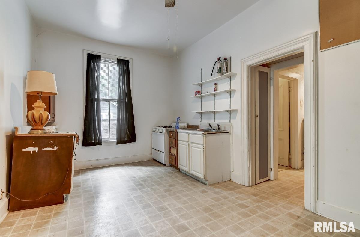 809 South English Avenue Springfield, IL 62704 - Photo 8 of 24 Gallery Image 8
