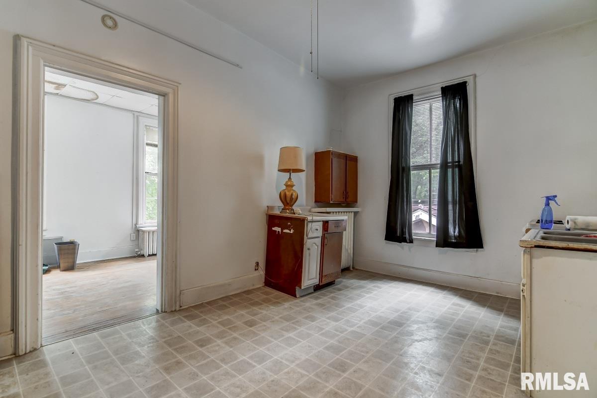 809 South English Avenue Springfield, IL 62704 - Photo 9 of 24 Gallery Image 9
