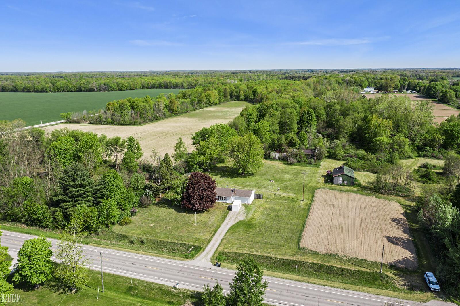9908 Brandon Road Avoca, MI 48006 - Photo 2 of 43