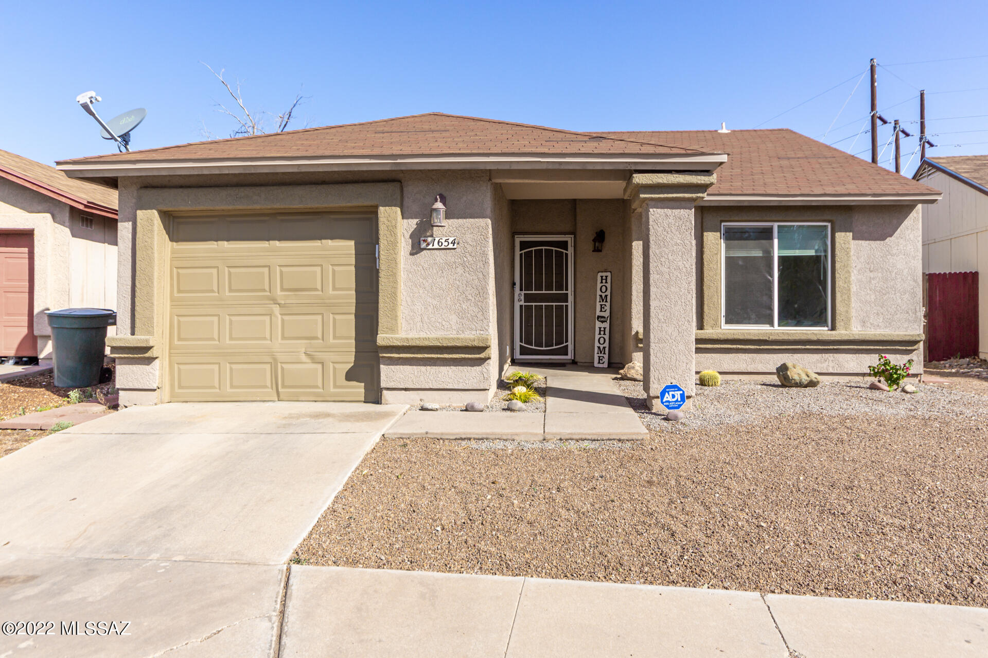 1654 Twin Ridge Road Tucson, AZ 85746 - Photo 3 of 26 Gallery Image 3