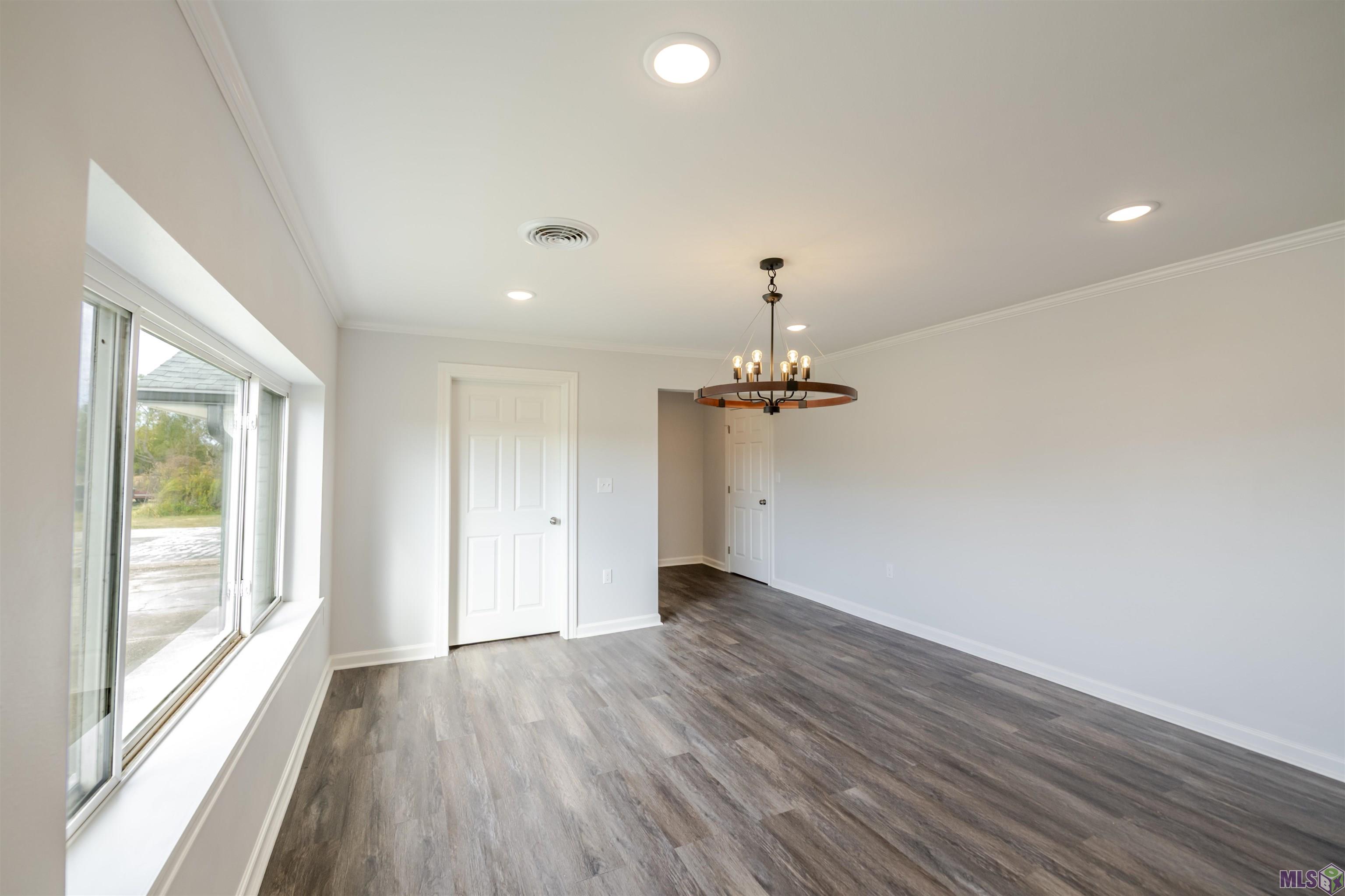 2504 Highway 182 Raceland, LA 70394 - Photo 5 of 21 Dining Area