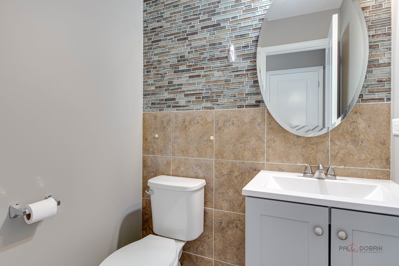1385 Broadland Drive Pingree Grove, IL 60140 - Photo 20 of 40 a bathroom with a toilet sink and mirror