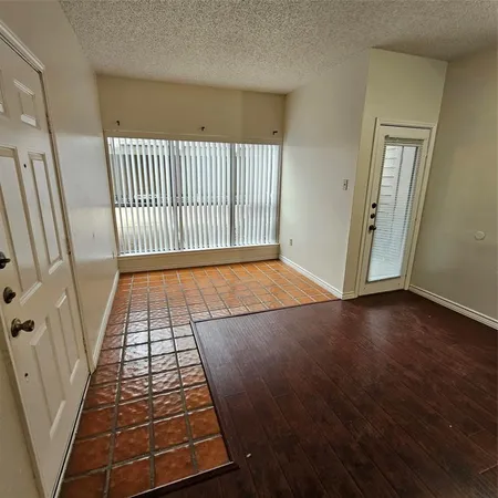 $995 | 9254 Forest Lane, Unit 407, Dallas, TX 75243