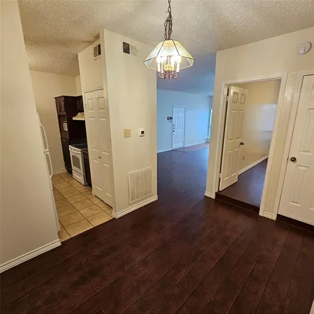 $995 | 9254 Forest Lane, Unit 407, Dallas, TX 75243