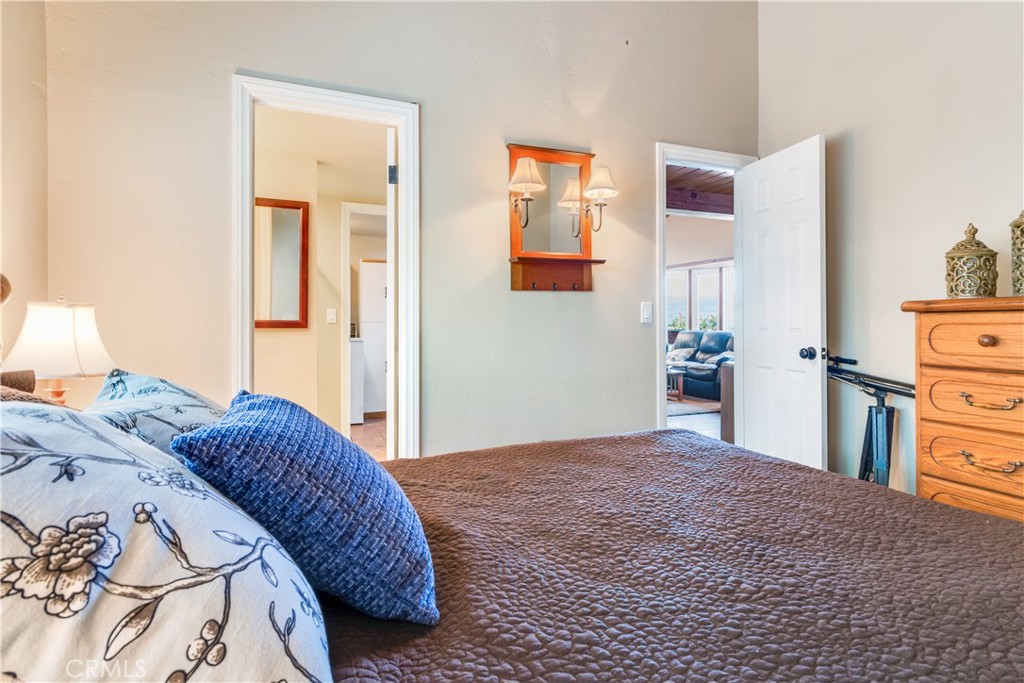 39576 Oakglen Road Fawnskin, CA 92333 - Photo 20 of 32