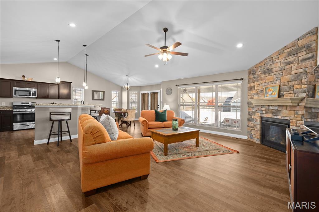 302 Carta Drive Shiloh, IL 62221 - Photo 3 of 38