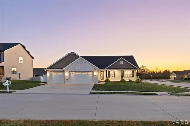 $484,000 | 302 Carta Drive, Shiloh, IL 62221