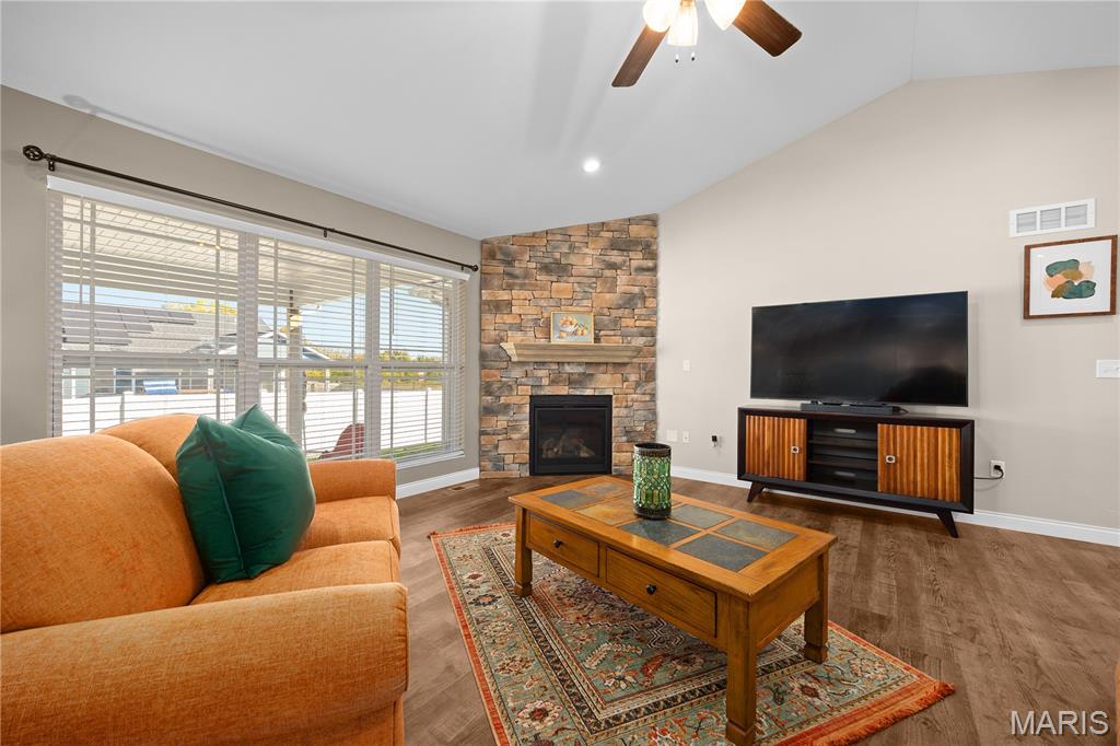 302 Carta Drive Shiloh, IL 62221 - Photo 5 of 38