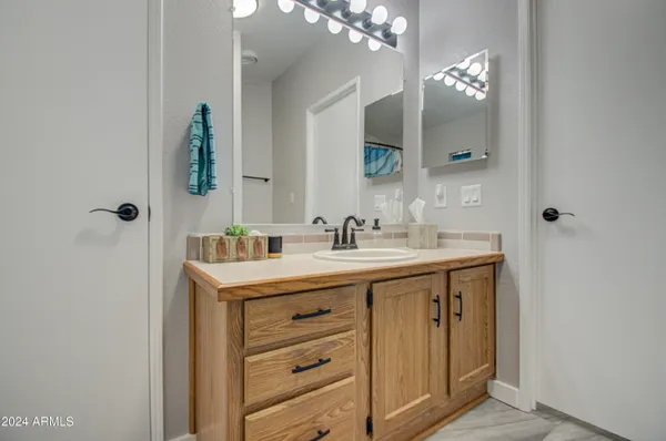 a view of backyard with tub