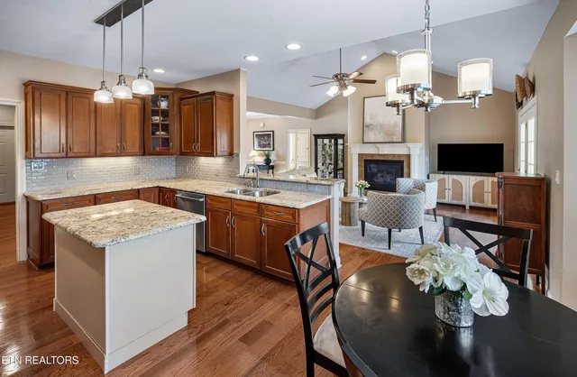 $839,900 | 201 Tecumseh Way, Loudon, TN 37774