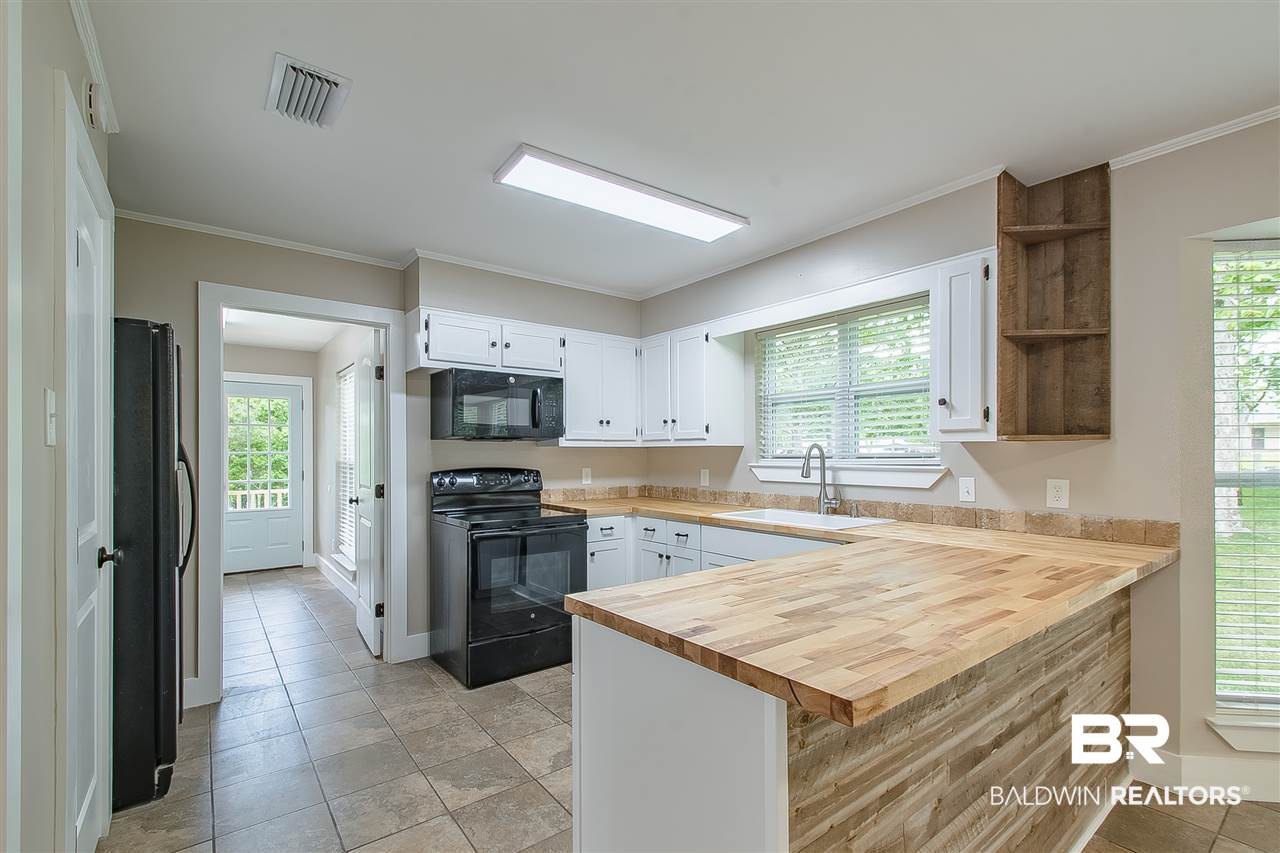 10740 Charlie Hodges Road Bay Minette, AL 36507 - Photo 10 of 37 Kitchen