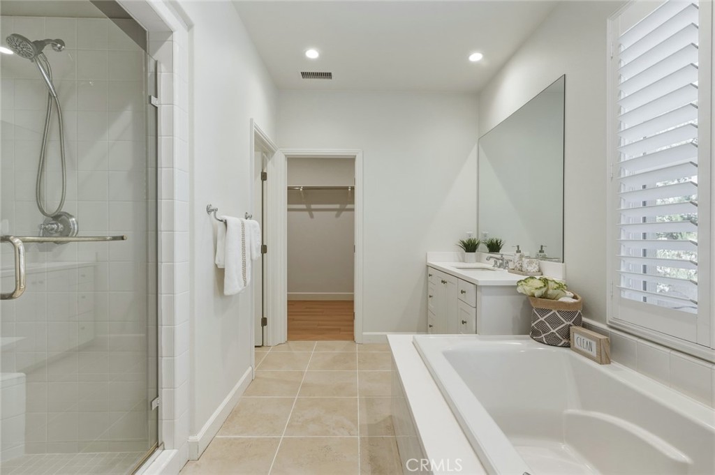 108 Henderson Irvine, CA 92620 - Photo 19 of 37