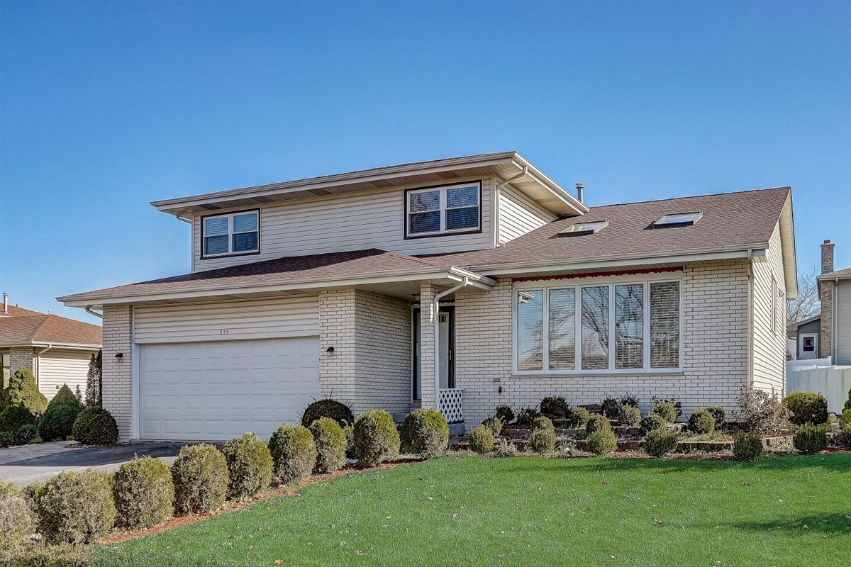655 Western Lane Addison, IL 60101 - Photo 1 of 33