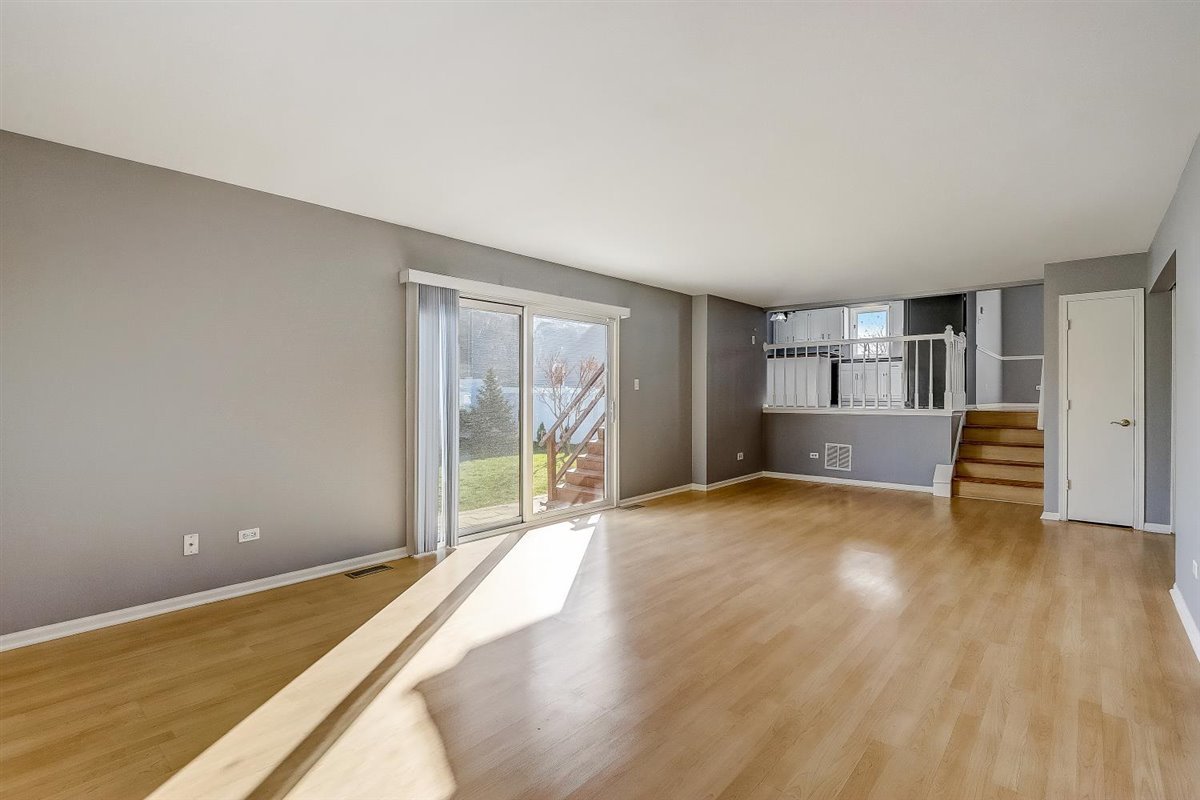 655 Western Lane Addison, IL 60101 - Photo 13 of 33
