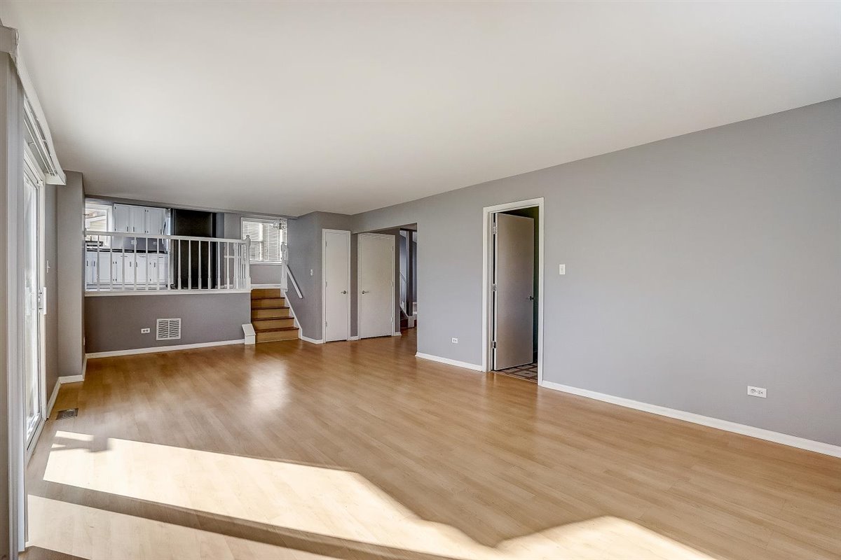 655 Western Lane Addison, IL 60101 - Photo 14 of 33
