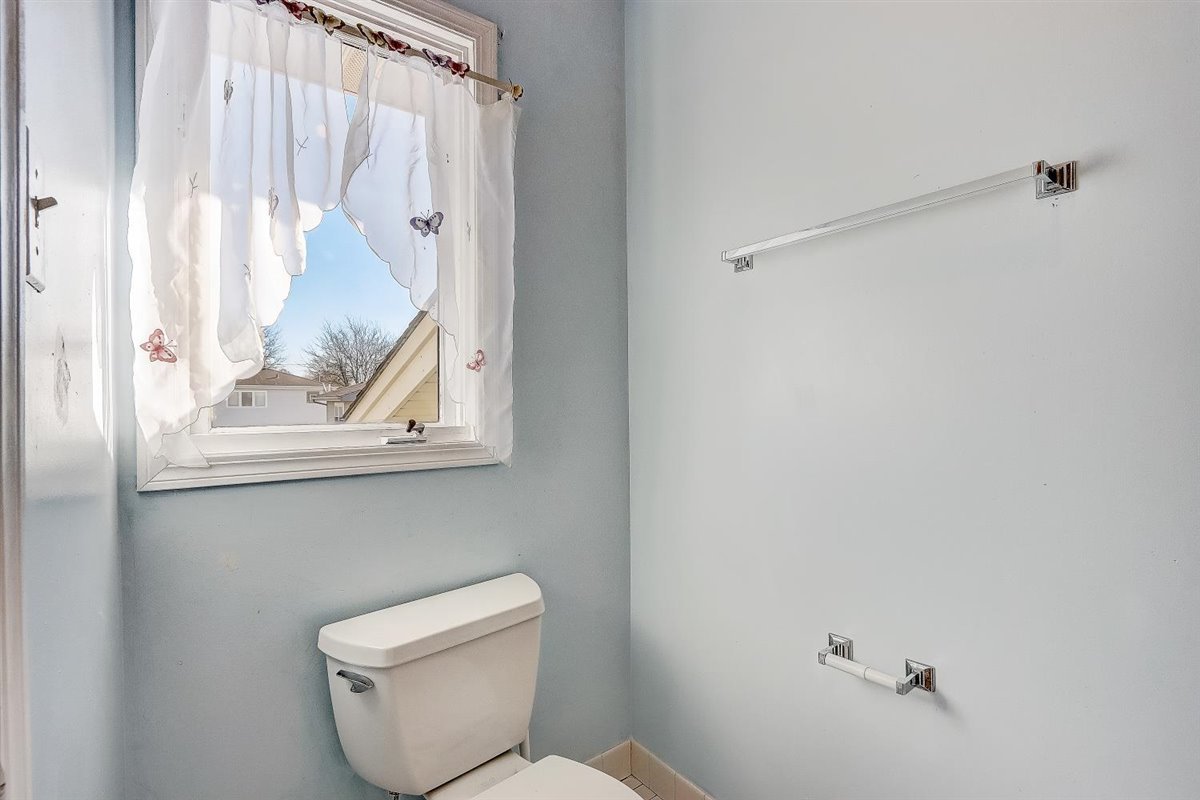655 Western Lane Addison, IL 60101 - Photo 20 of 33