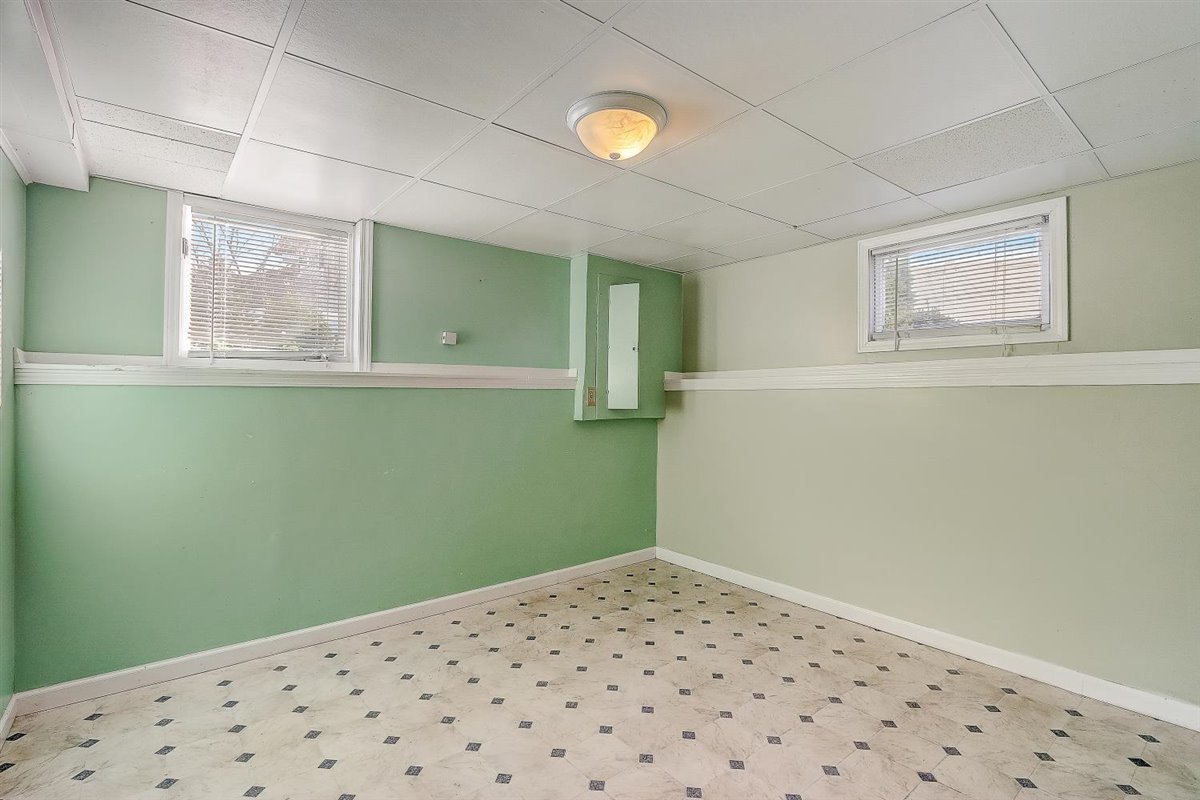 655 Western Lane Addison, IL 60101 - Photo 27 of 33