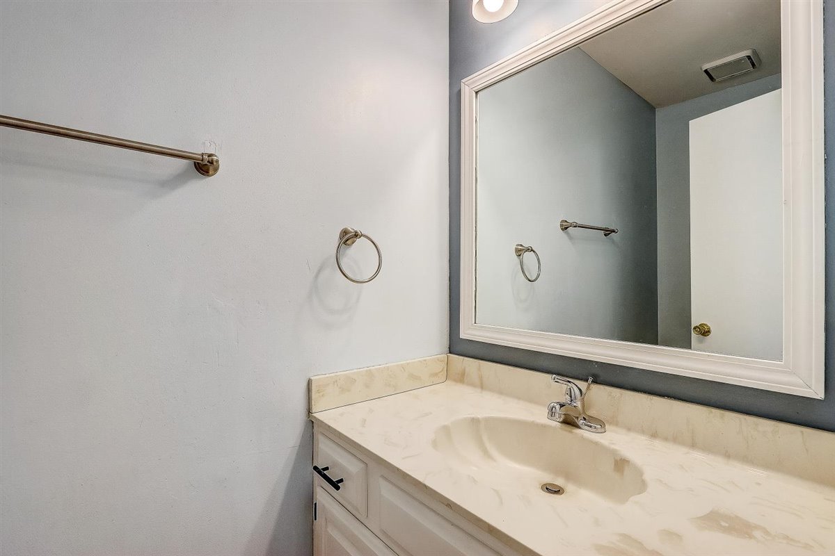 655 Western Lane Addison, IL 60101 - Photo 29 of 33